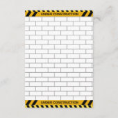 建築の下で赤ちゃん服ベビーシャワー エンクロージャーカード (裏面)