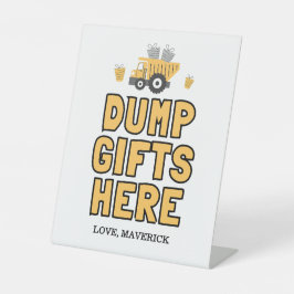 建築イエローボーズダンプトラック誕生日 台座サイン