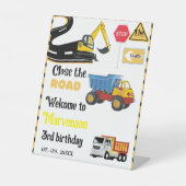 建築ウェルカムサイン3rd girl birthday party 台座サイン (正面)