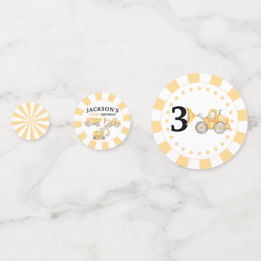 建築サイトのトラックの下で男の子の誕生日テーブル コンフェッティ (裏面)