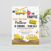 建築ダンプトラックディガー最初の誕生日 招待状 (スタンド正面)