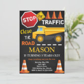 建築ダンプトラックブラック誕生日招待状 招待状 (スタンド正面)