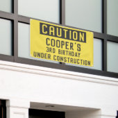 建築ダンプトラック誕生日の下に年齢 横断幕 (ビルの外側)