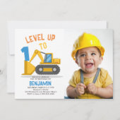 建築トラックレベルアップフォトボーイ1st誕生日 招待状 (正面)