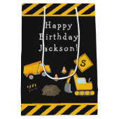 建築ハッピーバースデー(名前と年齢の少年) ミディアムペーパーバッグ (裏面)