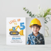 建築ブルドーザーかわいいフォトボーイ5誕生日 招待状 (スタンド正面)