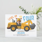 建築ブルドーザーのレベルアップ写真4th誕生日 招待状 (スタンド正面)