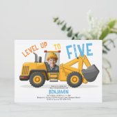 建築ブルドーザーレベルアップフォト5誕生日 招待状 (スタンド正面)