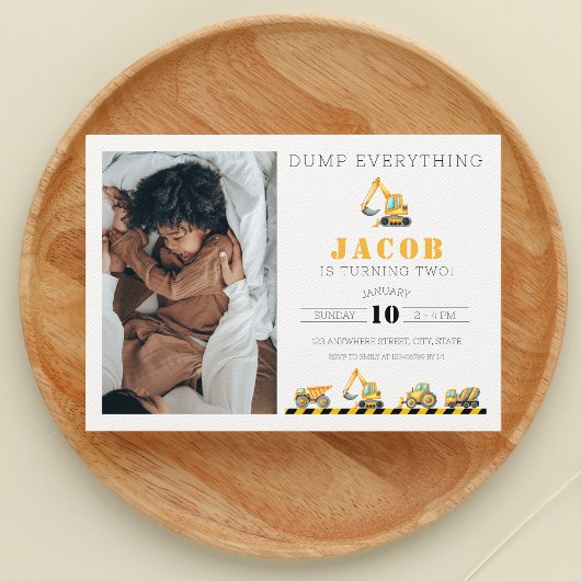 建築誕生日ダンプトラック掘り写真 招待状