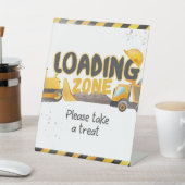 建築誕生日 – ゾーンの読み込み 台座サイン (インサイチュ)