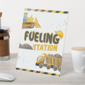 建築誕生日 – 給油ステーション 台座サイン (インサイチュ)