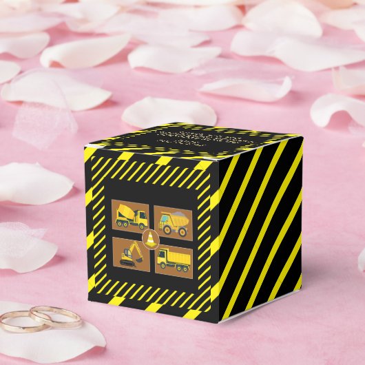 建設トラックの子供の誕生日パーティー飾り フェイバーボックス (ウェディング)