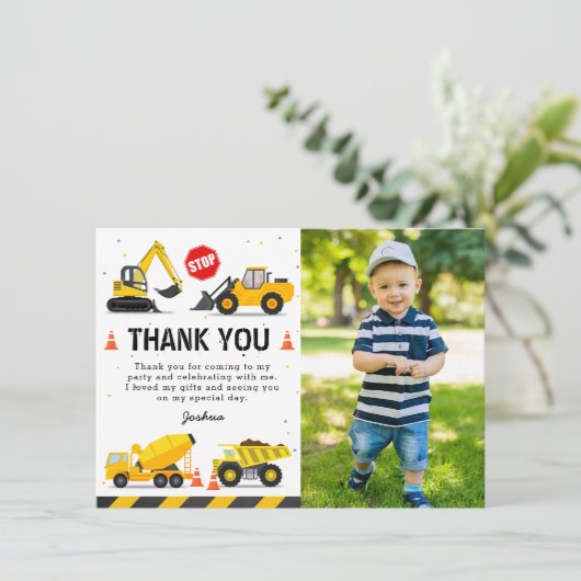 建設トラックの子供の誕生日写真 サンキューカード (スタンド正面)