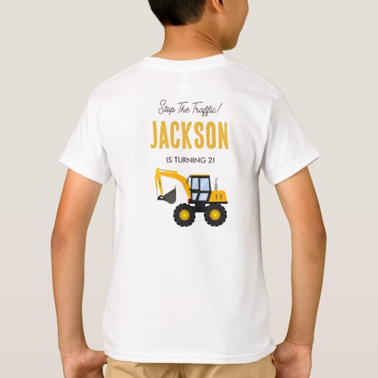 建設トラックの誕生日 | オーダーメイドのデコレーション Tシャツ (裏面)
