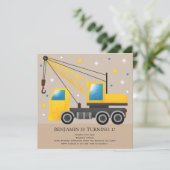 建設トラックをテーマにした1歳の誕生日パーティー 招待状 (スタンド正面)