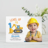 建設トラックレベルアップ写真少年1歳誕生日 招待状 (スタンド正面)