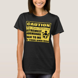 建設中のベビーおもしろいな母性 Tシャツ