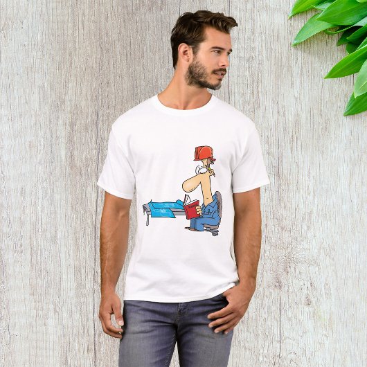 建設作業員がマニュアルを読む Tシャツ