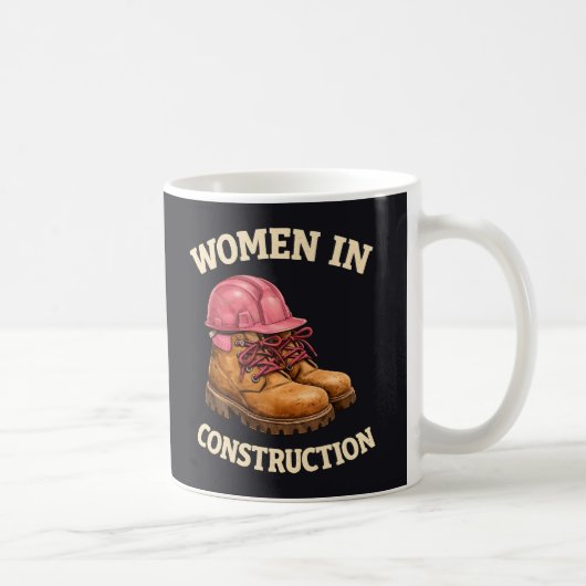 建設現場で働く女性の作業用ブーツとハードハット コーヒーマグカップ (右)