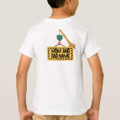 建設3歳誕生日招待状テンプレート | 編集可能 Tシャツ (裏面)