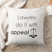 弁護士が持つ クッション (ブランケット)