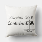 弁護士が秘密裏に行う クッション (裏面)