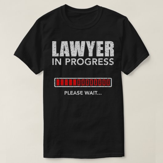 弁護士が進行中です。少々お待ちください。弁護士のユーモアたっぷりなスタ Tシャツ (デザイン正面)