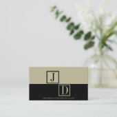 弁護士の黒かタンによって分けられる正方形のモノグラム 名刺 (スタンド正面)