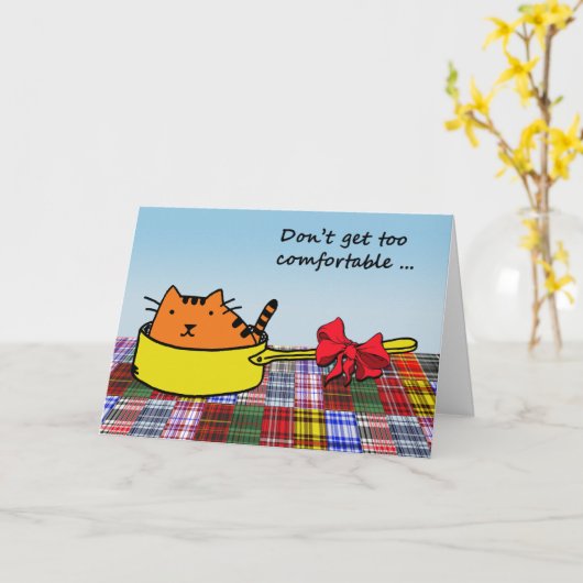 弓が付いている鍋の余りに快適で、古い猫に得ないで下さい カード (黄色い花)