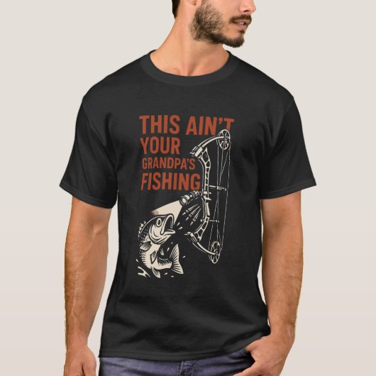 弓で釣り ボウフィッシング アーチェリー 釣りクラブ Ni Tシャツ (正面)