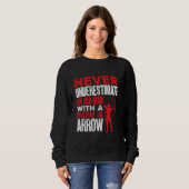 弓と矢の弓を持つ老人を射手する スウェットシャツ (正面フル)