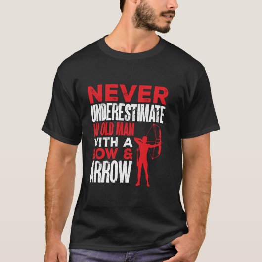 弓と矢の弓を持つ老人を射手する Tシャツ (正面)