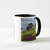 弓止め枠の石、Portknockie、スコットランド マグカップ (正面右)