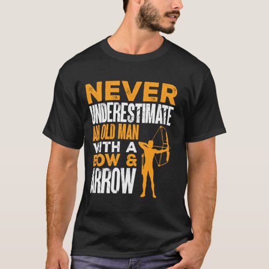 弓矢の弓を持つ老人 Tシャツ (正面)