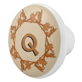 引き出し引き葉出し-イニシャル付き円内の(v.3) セラミックノブ (右)