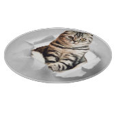 引き裂おもしろいかれた紙幻想を通して灰色の猫が飛び出す カッティングボード (角)