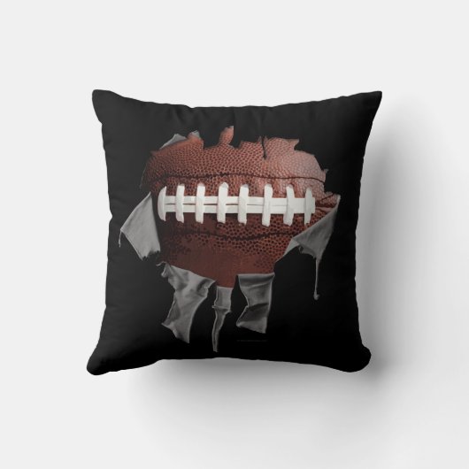 引き裂かれたフットボールのダークピロー クッション (裏面)