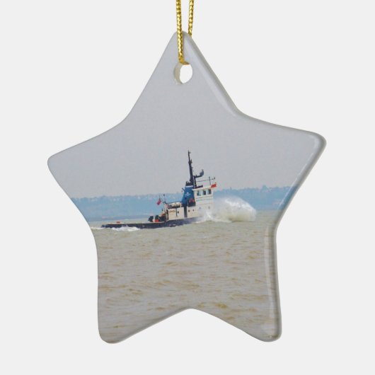 引っ張りのボートの戦う風および潮 セラミックオーナメント (左)