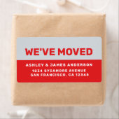 引っ越しましたの明るい赤の白の新しい住所ラベル ラベル (インサイチュ)