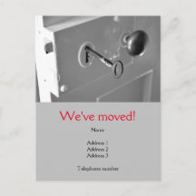 引っ越しましたはがき(古いドアと鍵)