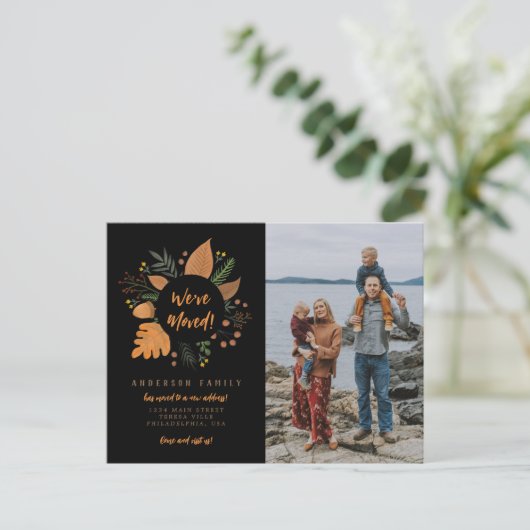 引っ越しましたモダン感謝祭の写真移動ブラック 案内ポストカード (スタンド正面)