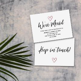 "引っ越しました"モダン手書き、赤いハートカード 名刺