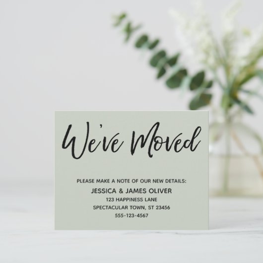 "引っ越しました"モダン手書きSageグリーンカード 招待状 (スタンド正面)