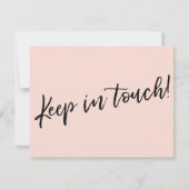 "引っ越しました"手書きモダン赤面ピンクカード 招待状 (裏面)