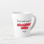 引用文おもしろい白黒と赤い皮肉マグ カフェラテマグ (右アングル)