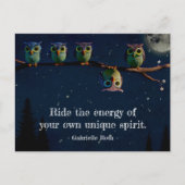 引用文のコラージュ違うをユニーク使ったフクロウ ポストカード (正面)