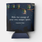 引用文のコラージュ違うをユニーク使ったフクロウ 缶クーラー (正面)