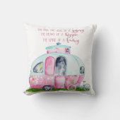 引用文のピンクおよび白いレトロのヴィンテージのキャンピングカー クッション (正面)