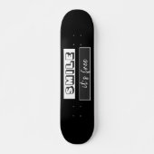 引用文やる気を起こさせるスマイルそれがフリーのブカジュアルラック スケートボード (正面)