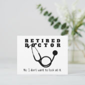 引退した医師のためのスタイリッシュな聴診器デザイン - ユーモアあふれる引退記念 ポストカード (スタンド正面)